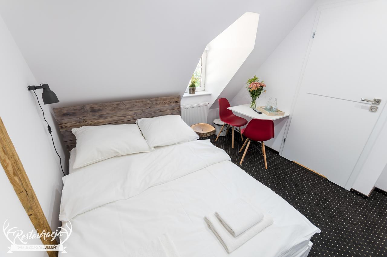 Pokoje Hotelowe Nad Jeziorem Jelen Bytów Exterior foto