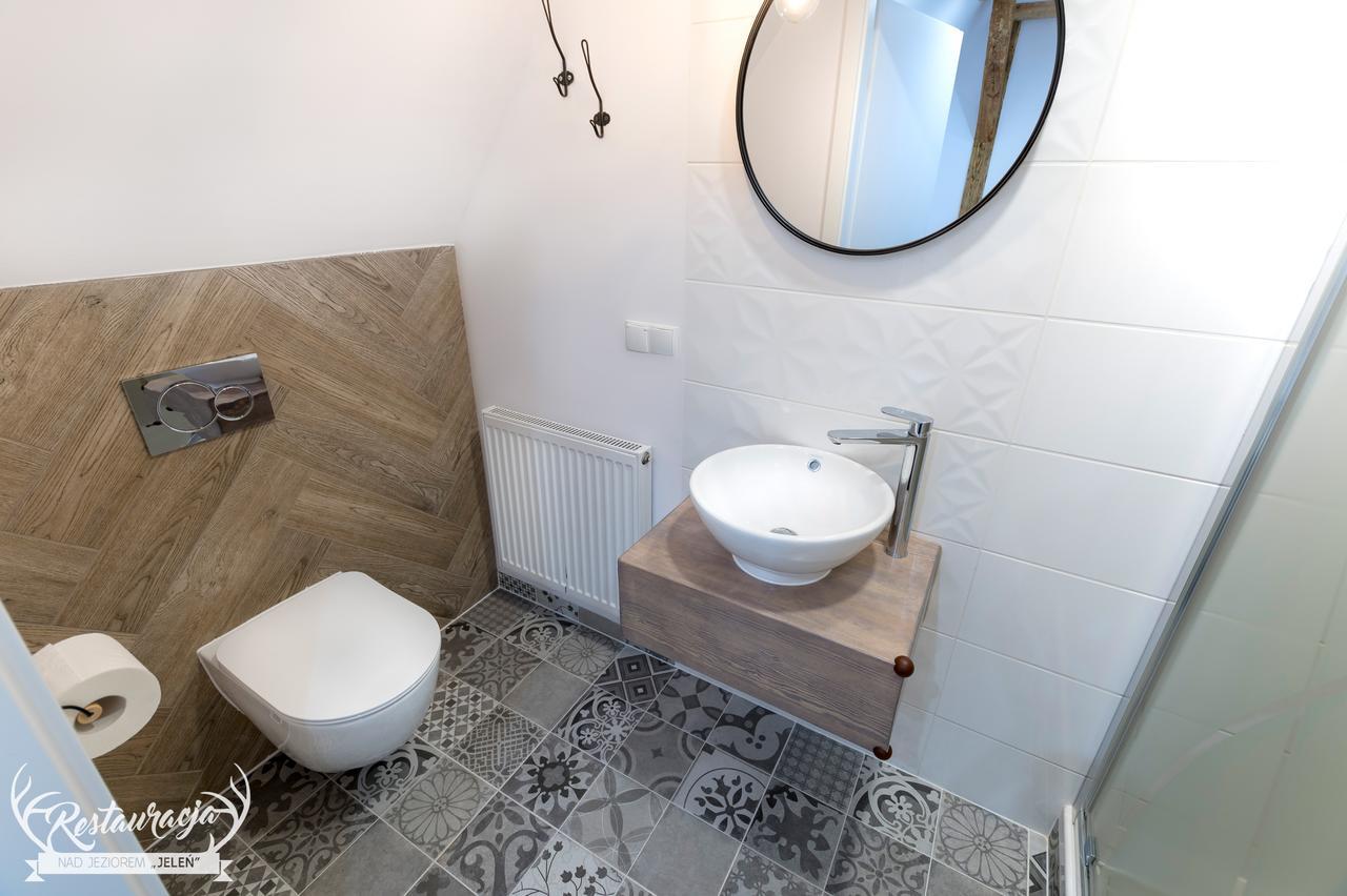 Pokoje Hotelowe Nad Jeziorem Jelen Bytów Exterior foto