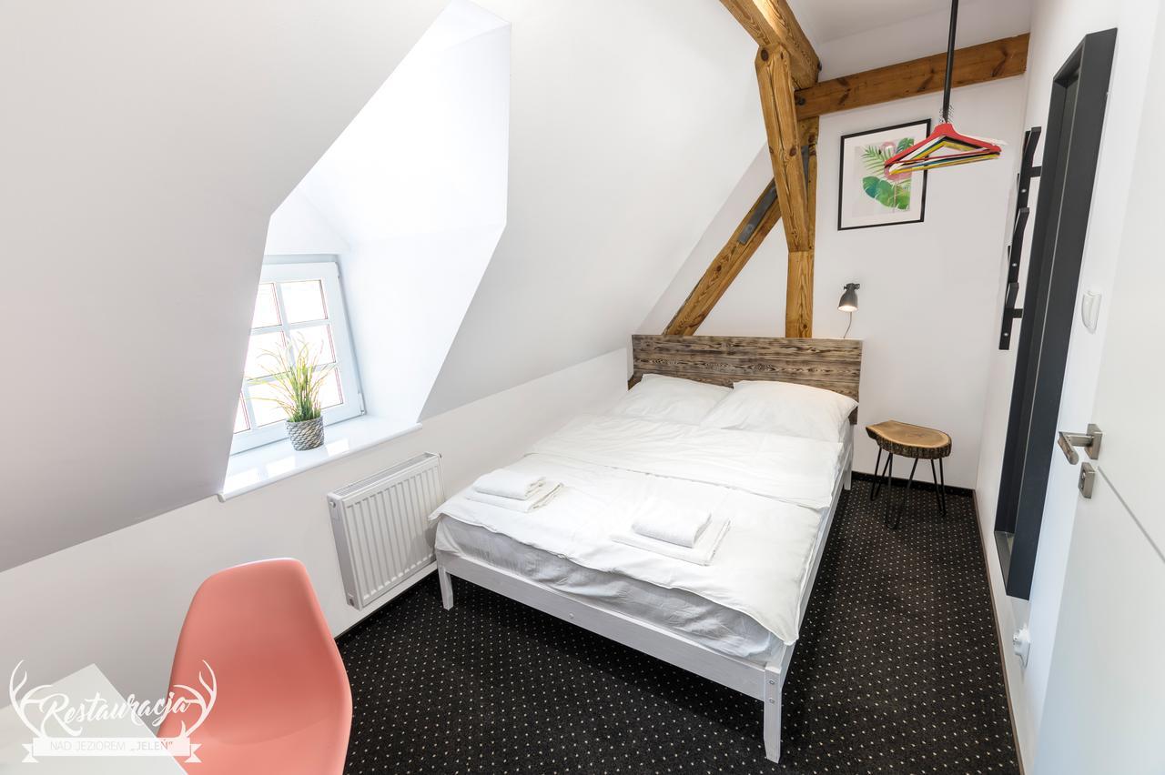 Pokoje Hotelowe Nad Jeziorem Jelen Bytów Exterior foto