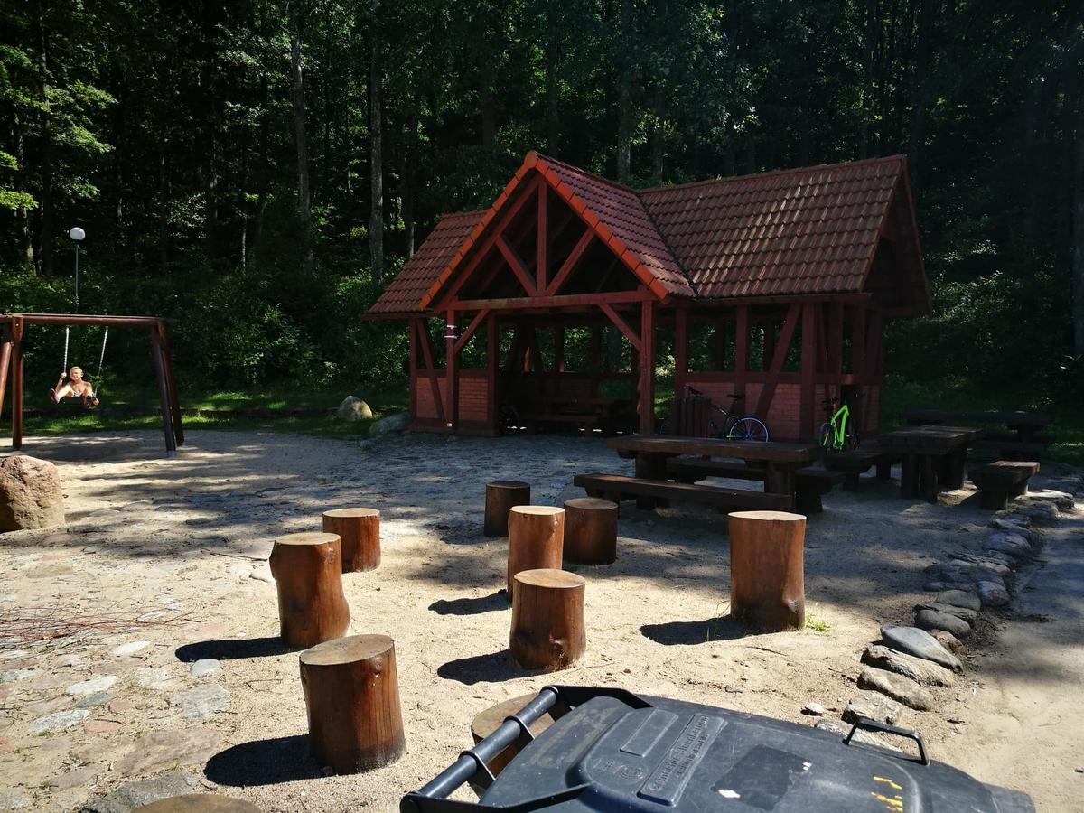 Pokoje Hotelowe Nad Jeziorem Jelen Bytów Exterior foto