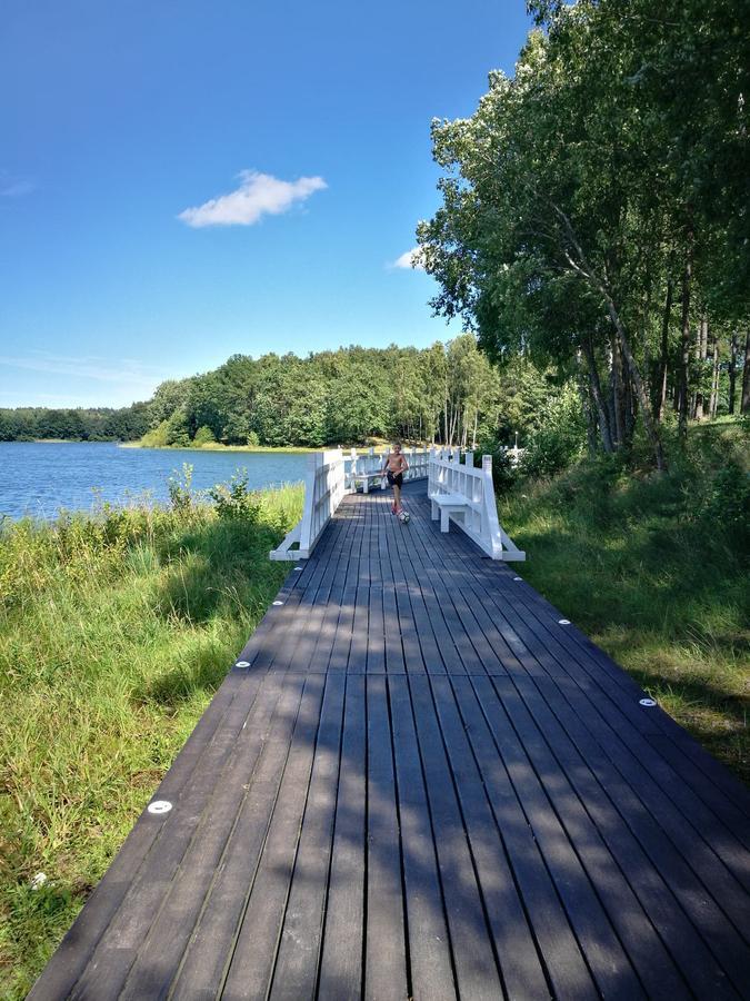 Pokoje Hotelowe Nad Jeziorem Jelen Bytów Exterior foto