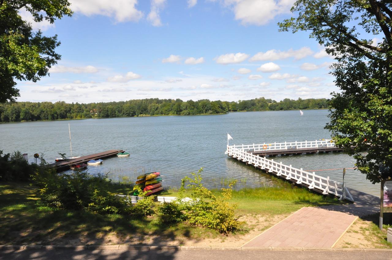 Pokoje Hotelowe Nad Jeziorem Jelen Bytów Exterior foto
