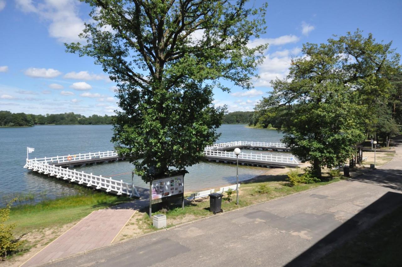 Pokoje Hotelowe Nad Jeziorem Jelen Bytów Exterior foto