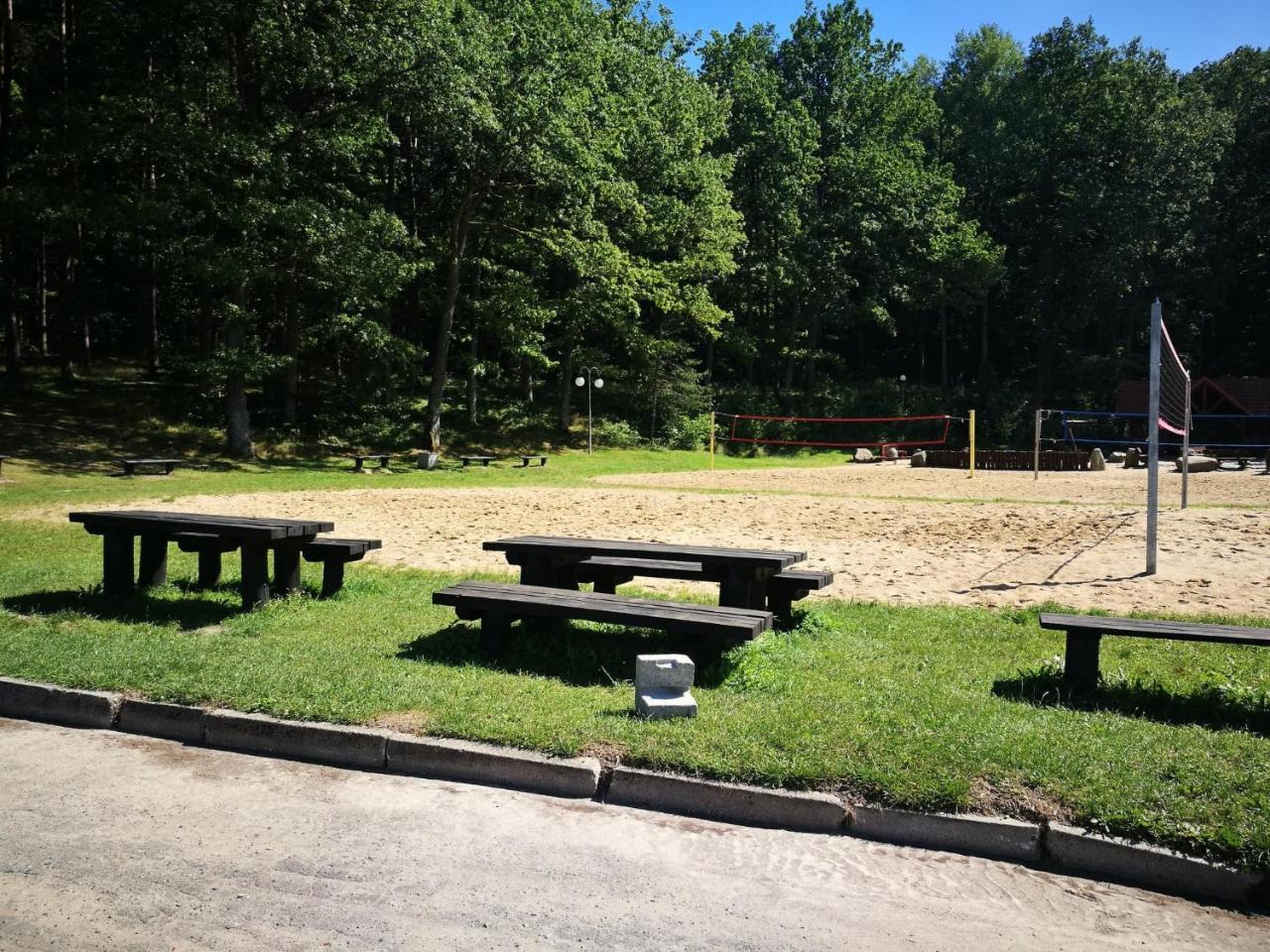 Pokoje Hotelowe Nad Jeziorem Jelen Bytów Exterior foto