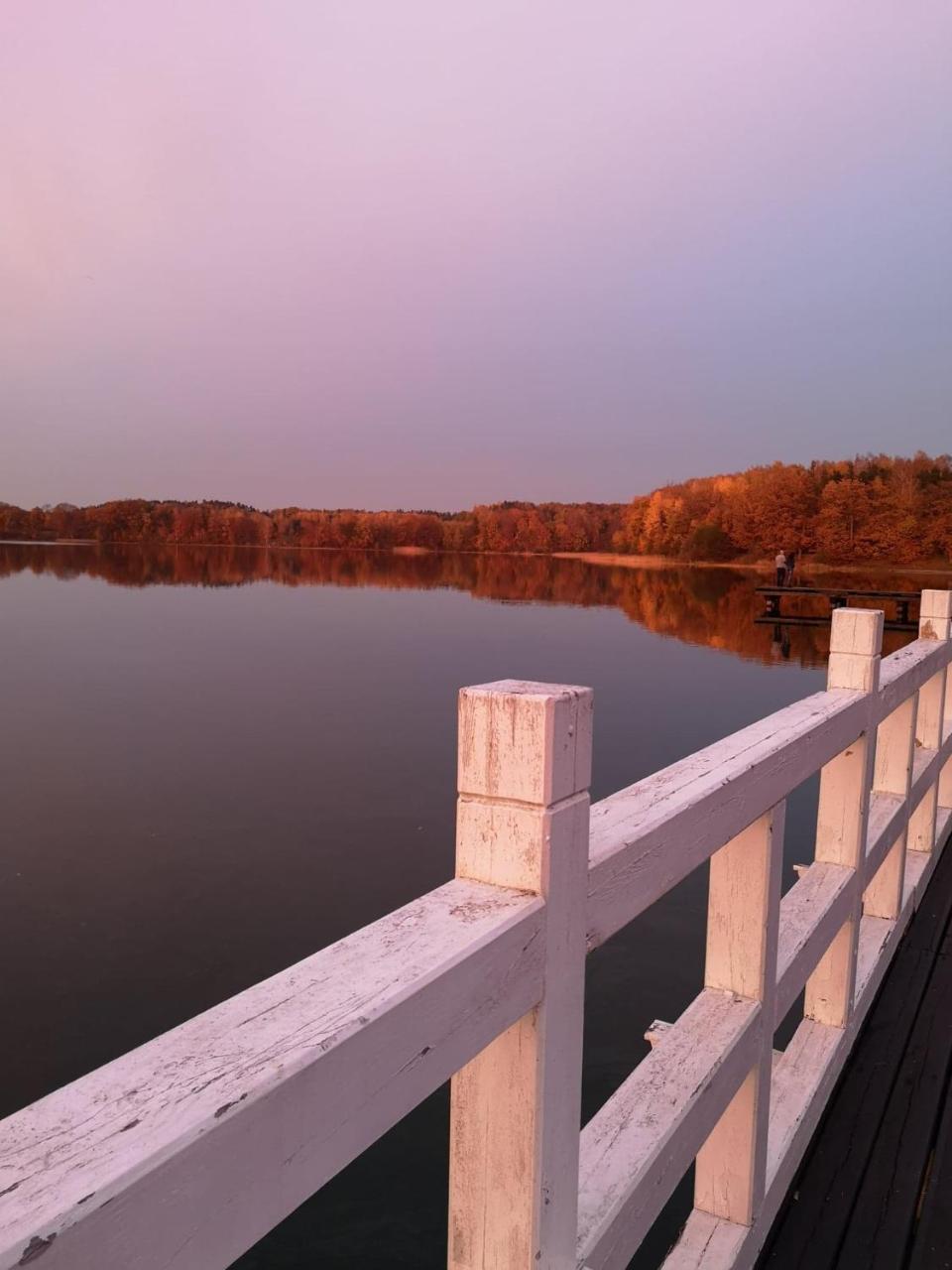Pokoje Hotelowe Nad Jeziorem Jelen Bytów Exterior foto